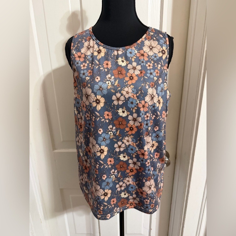 Women's‎ size large tank top Floral Sleeveless Blouse, tank top, shirt boho chic